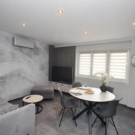 Evasion, Proche Basel, F2 Moderne & Terrasse Saint-Louis (Haut-Rhin)