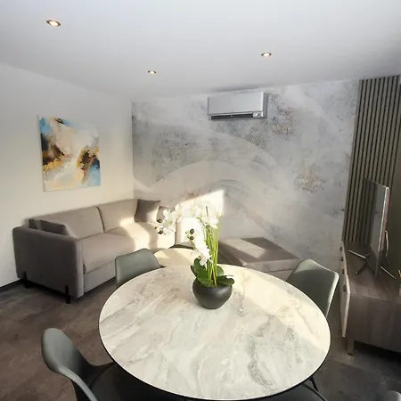 Evasion, Proche Basel, F2 Moderne & Terrasse サン・ルイ